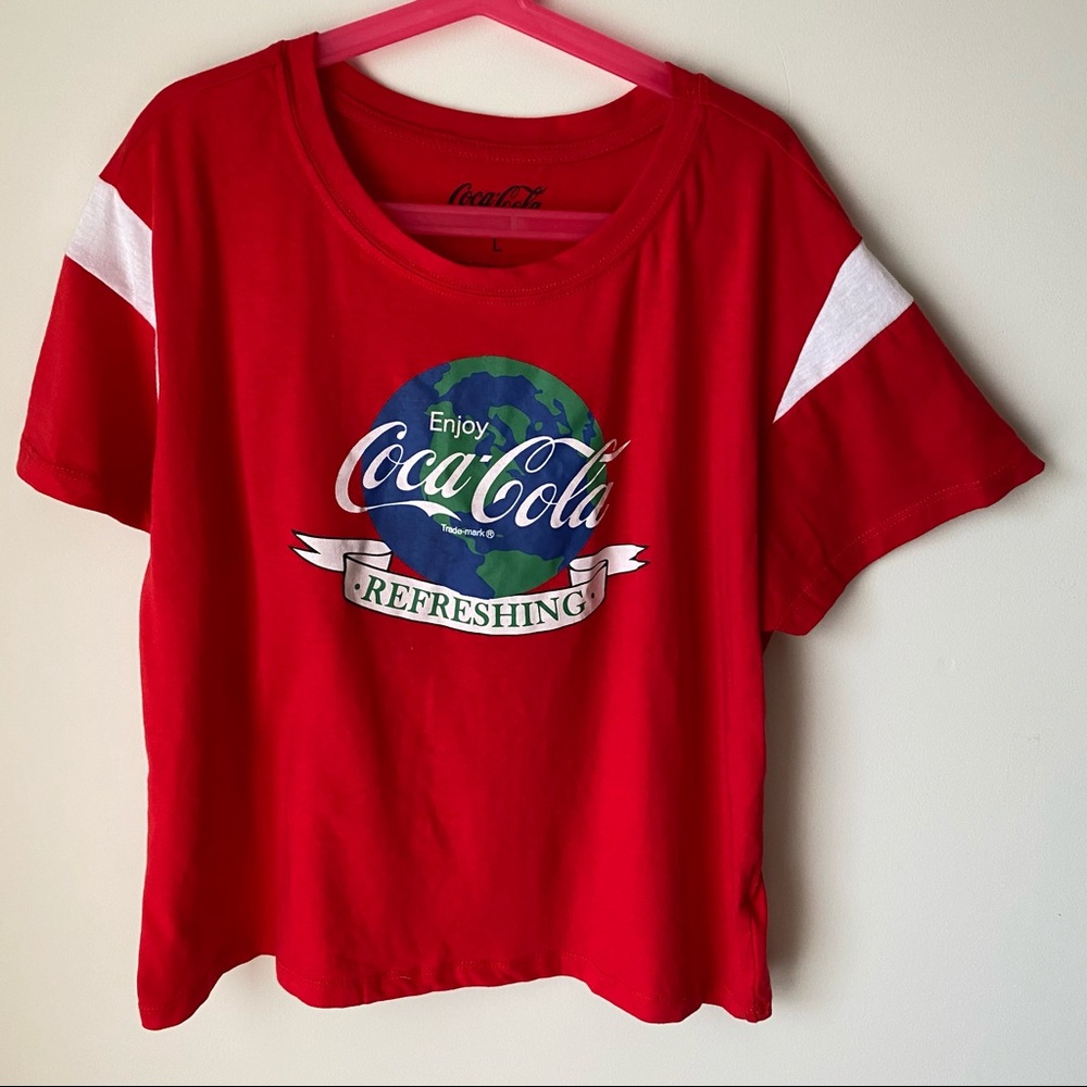 EUC Coca-Cola Graphic Tee Size L Coke